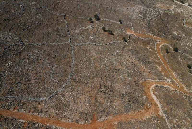 Kokkino Chorio Kreta, Kokkino Chorio: Grundstück in ruhige Lage mit majestätischer Aussicht zu verkaufen Grundstück kaufen